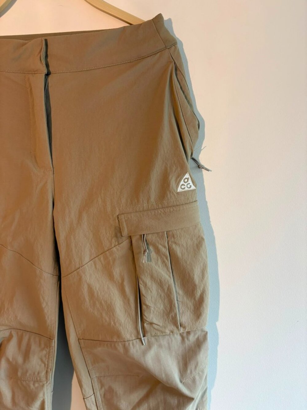 Nike ACG Cargo Hiking Pants Tan Utility Outdoor Trekking Women's Small